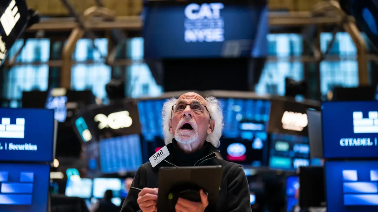 https://stocktwits.com/news articles/markets/equity/einstein of wall street nyse floor says fear is back after sp500 wipeout/cZbFRHAR4nK https://stocktwits.com/news articles/markets/equity/einstein of wall street nyse floor says fear is back after sp500 wipeout/cZbFRHAR4nK