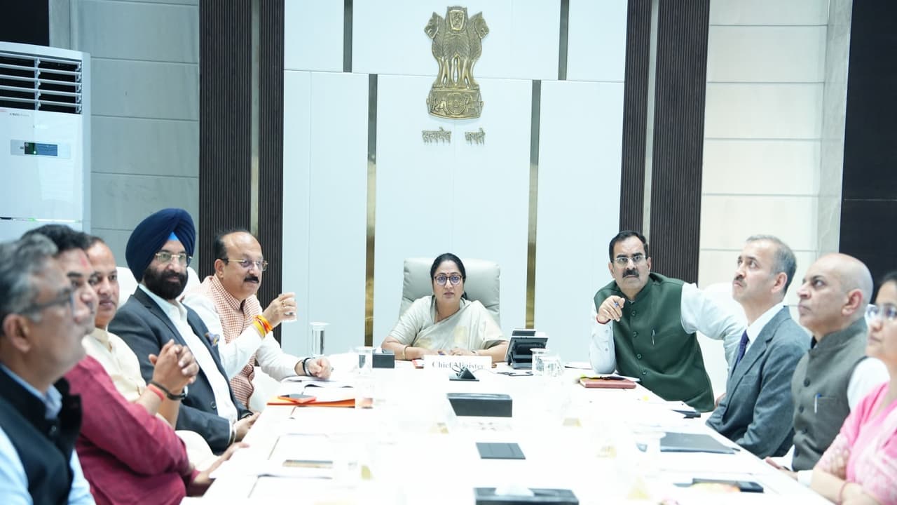 Finance Expenditure Committee meeting chaired by the CM Rekha Gupta (Photo/X@gupta_rekha) Finance Expenditure Committee meeting chaired by the CM Rekha Gupta (Photo/X@gupta_rekha)