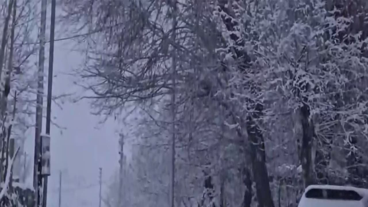 Leh experienced first snowfall (Photo/ANI) Leh experienced first snowfall (Photo/ANI)