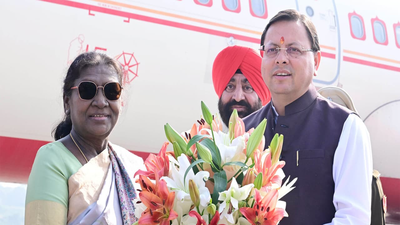 President Droupadi Murmu and Uttarakhand Chief Minister Pushkar Singh Dhami (Photo/@rashtrapatibhvn) President Droupadi Murmu and Uttarakhand Chief Minister Pushkar Singh Dhami (Photo/@rashtrapatibhvn)