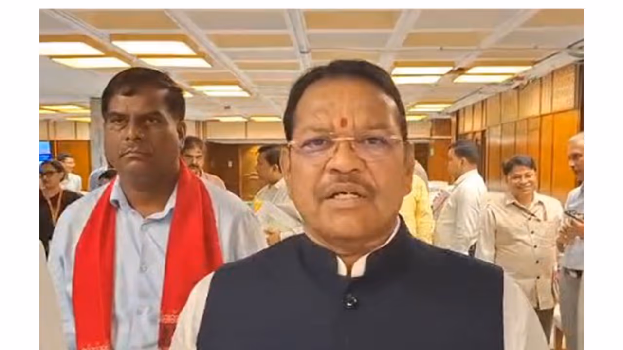 Chairperson of the Parliamentary Standing Committee on Energy, Shrirang Appa Chandu Barne (Photo/ANI) Chairperson of the Parliamentary Standing Committee on Energy, Shrirang Appa Chandu Barne (Photo/ANI)