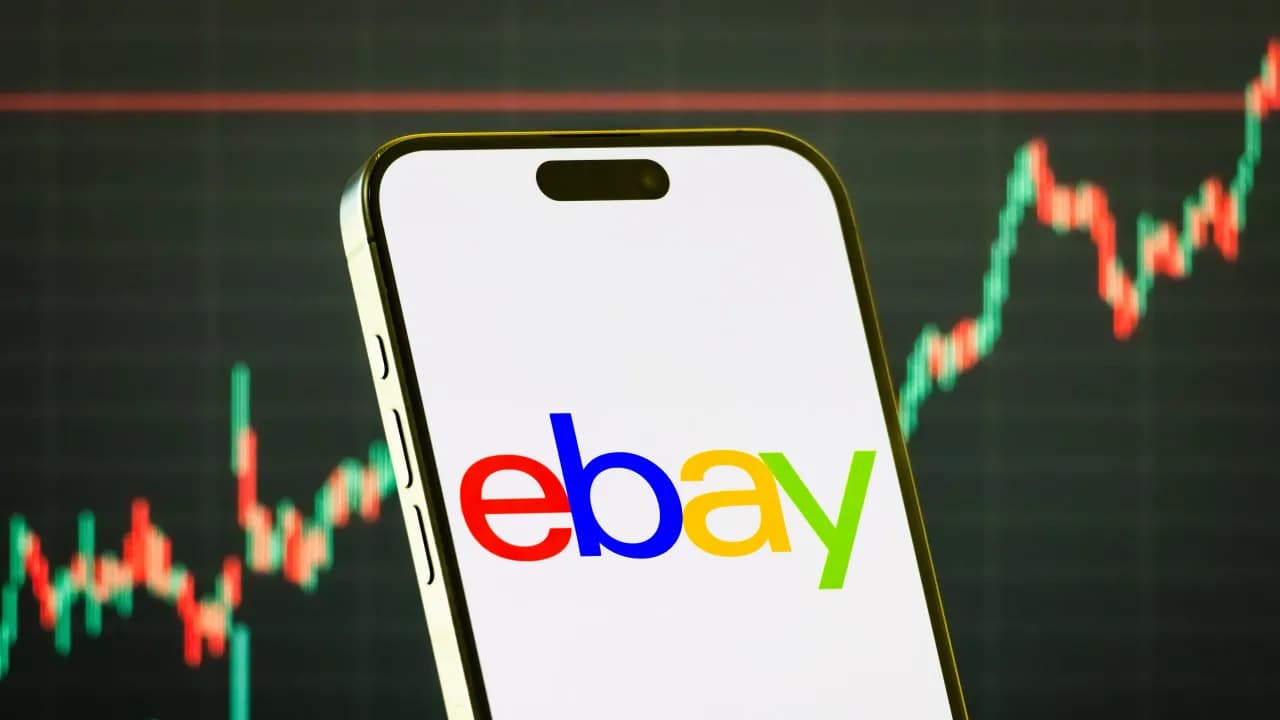 https://stocktwits.com/news articles/markets/equity/ebay emerges as rare winner amid trump s trade war retail feels bullish as stock leads weekly consumer gains/chrXIomRdRj