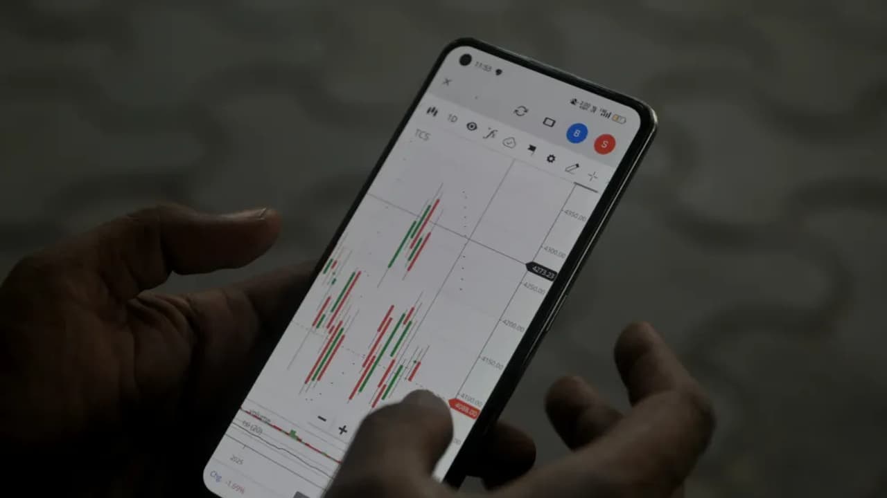 https://stocktwits.com/news articles/markets/equity/swing trade idea grse near critical support sebi ra krishna pathak sees reversal if it sustains 3 300/chkzV5WRbxH
