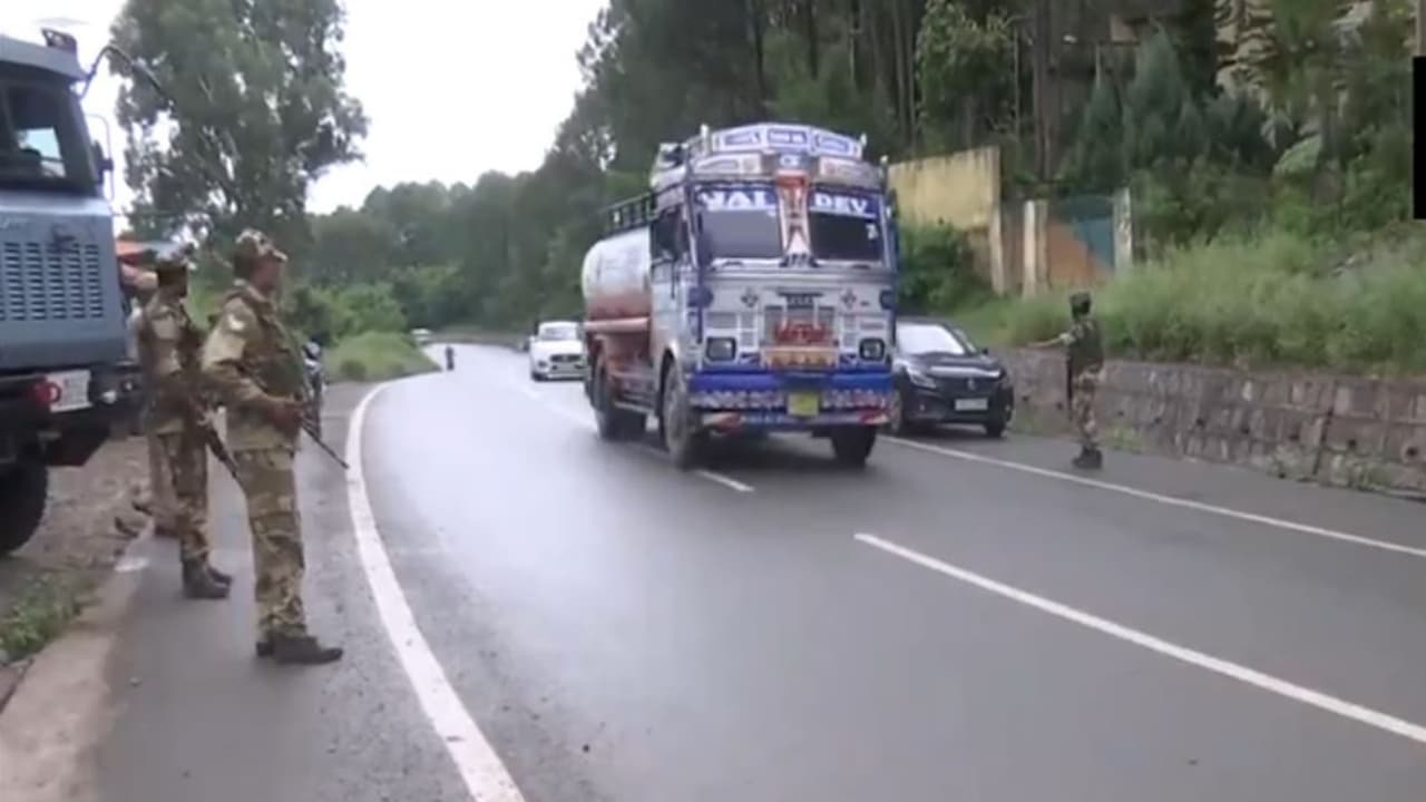 Heavy security deployment along the Rajouri–Poonch Highway (Photo/ANI) Heavy security deployment along the Rajouri–Poonch Highway (Photo/ANI)