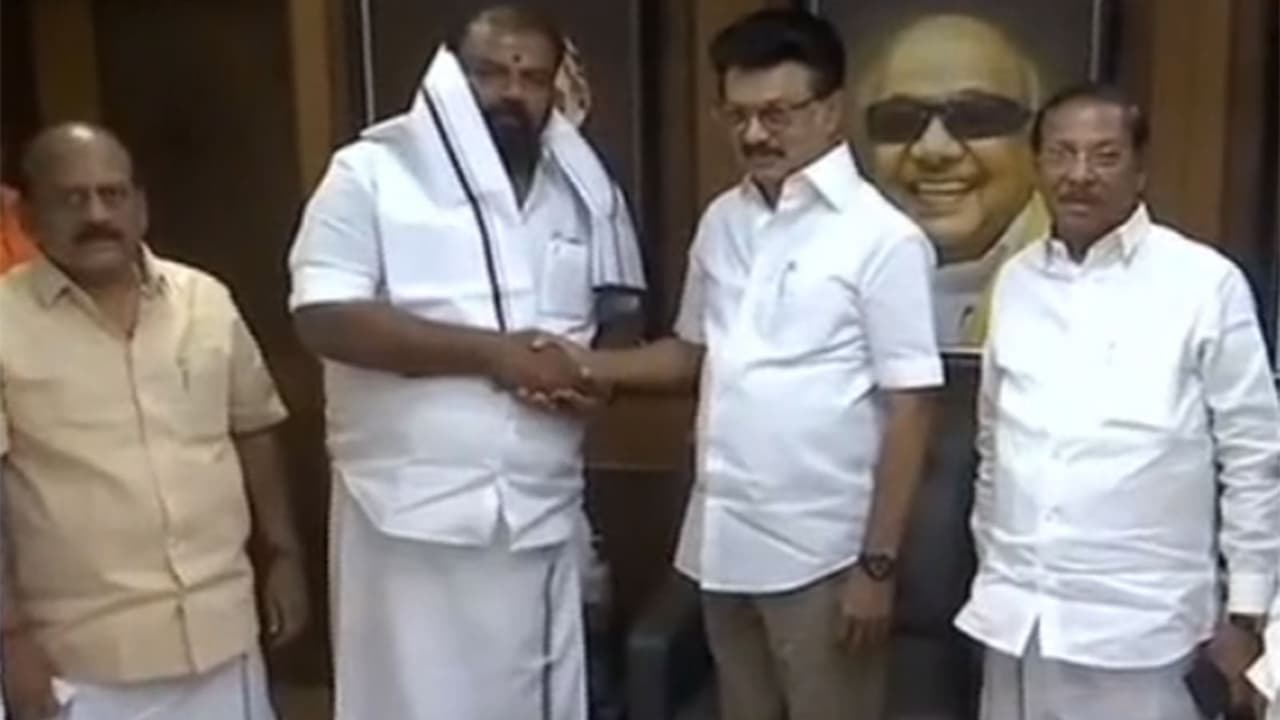 Former AIADMK MLA VNP Venkataraman and DMK Chief MK Stalin (Photo/ANI) Former AIADMK MLA VNP Venkataraman and DMK Chief MK Stalin (Photo/ANI)