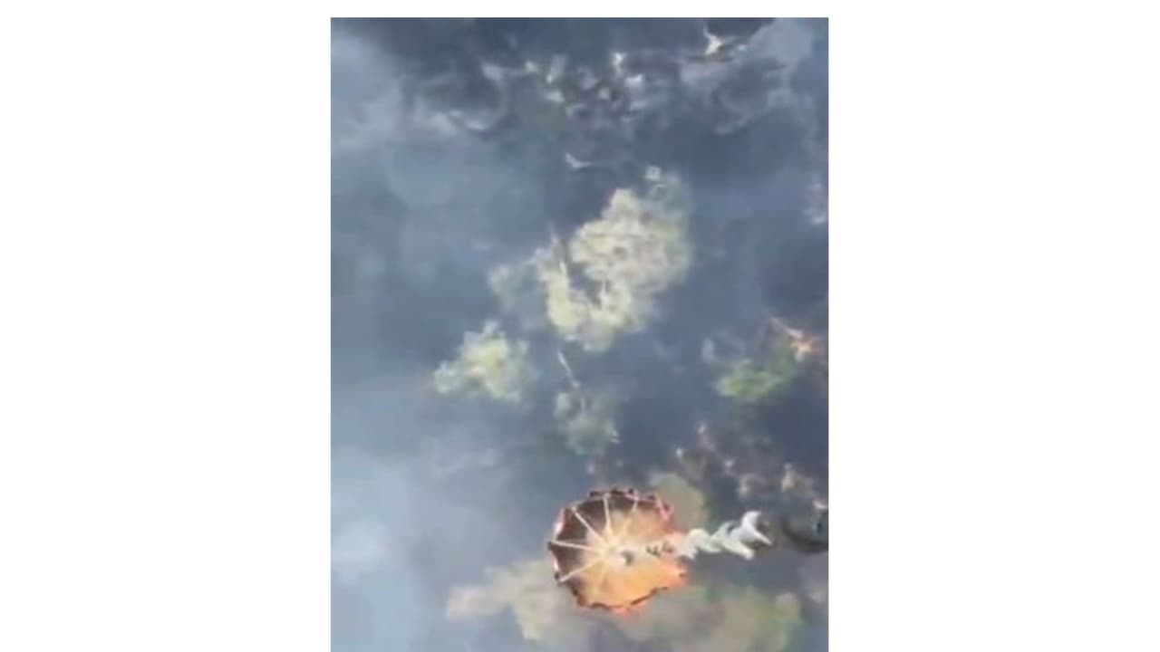 Indian Air Force helicopters dousing fire in Himachal Pradesh's Kasauli using Bambi buckets. (Photo/ Indian Air Force) Indian Air Force helicopters dousing fire in Himachal Pradesh's Kasauli using Bambi buckets. (Photo/ Indian Air Force)