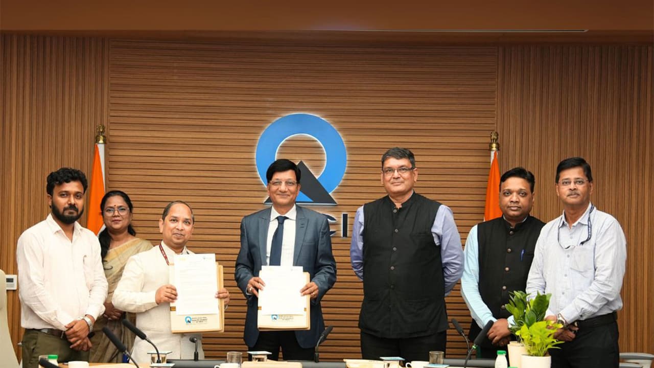 QCI FDDI partnership to enhance quality and skilling ecosystem in leather and footwear sector (Photo/PIB) QCI FDDI partnership to enhance quality and skilling ecosystem in leather and footwear sector (Photo/PIB)