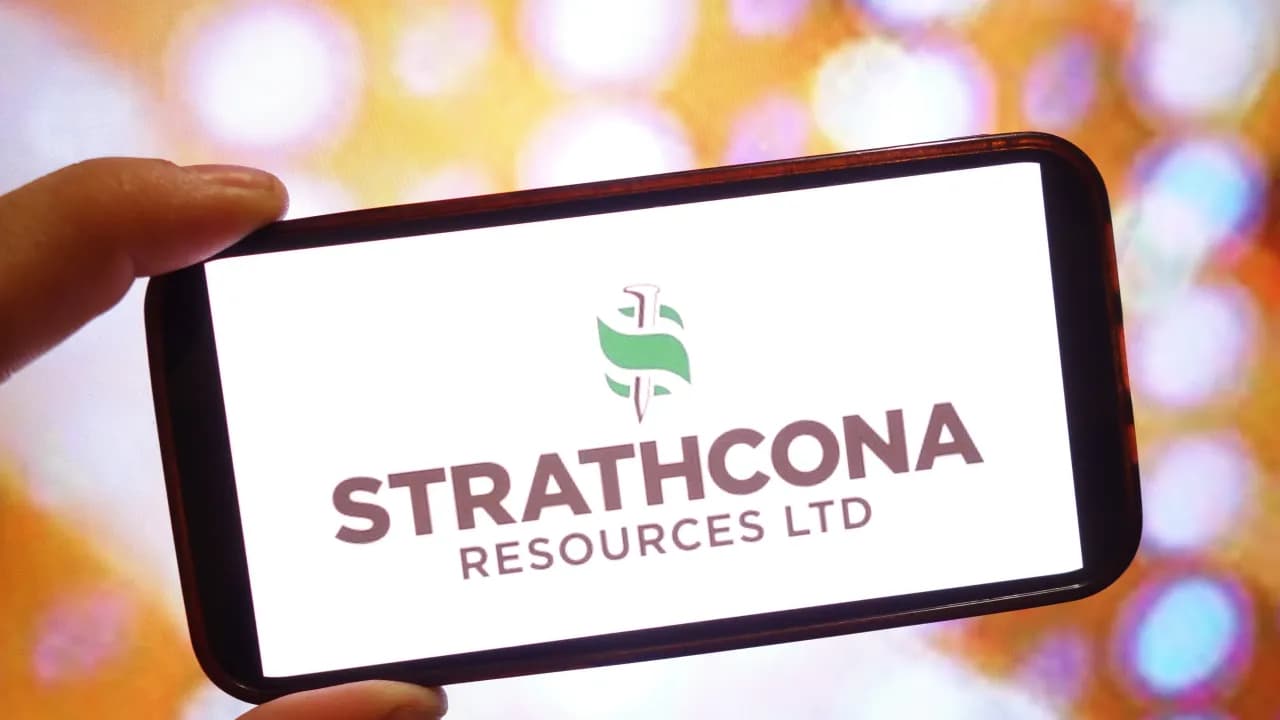 https://stocktwits.com/news articles/markets/equity/strathcona resources plans to boost meg energy stake amid attempts to block 5 7 b cenovus deal/chtTEuLRdZo