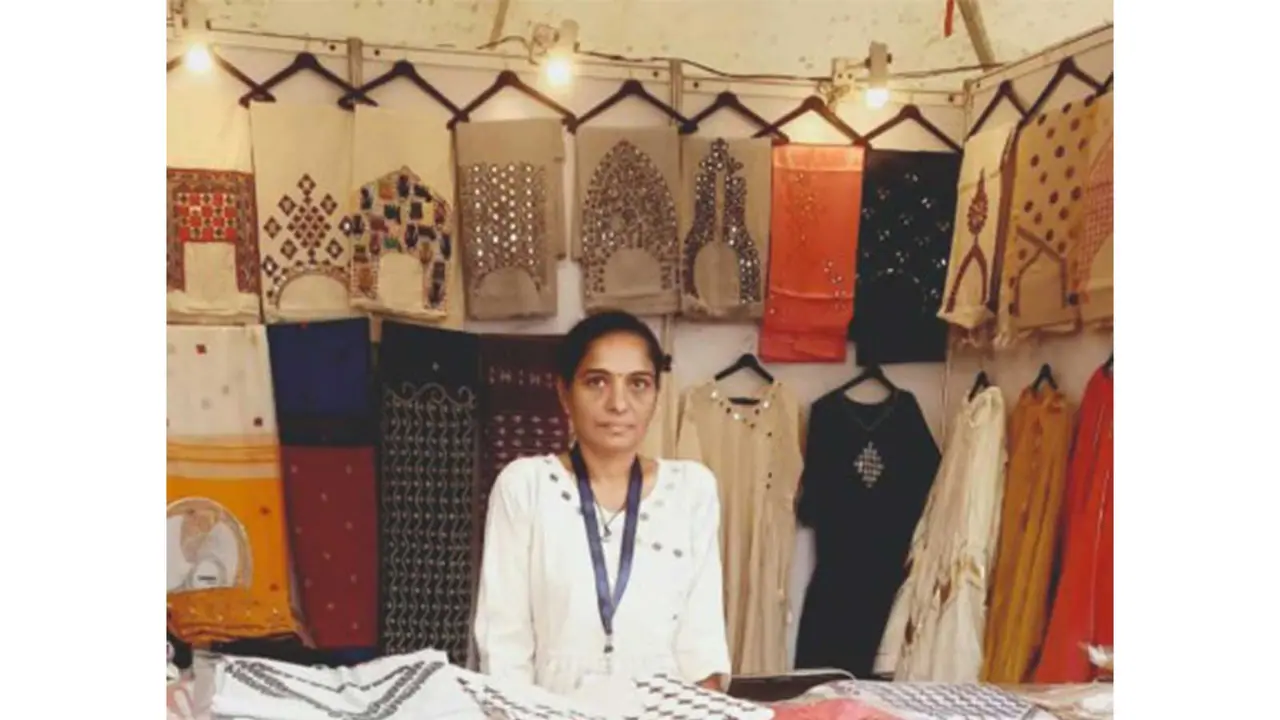 Gujarat's handloom and handicraft pieces (Photo/Gujarat CMO) Gujarat's handloom and handicraft pieces (Photo/Gujarat CMO)