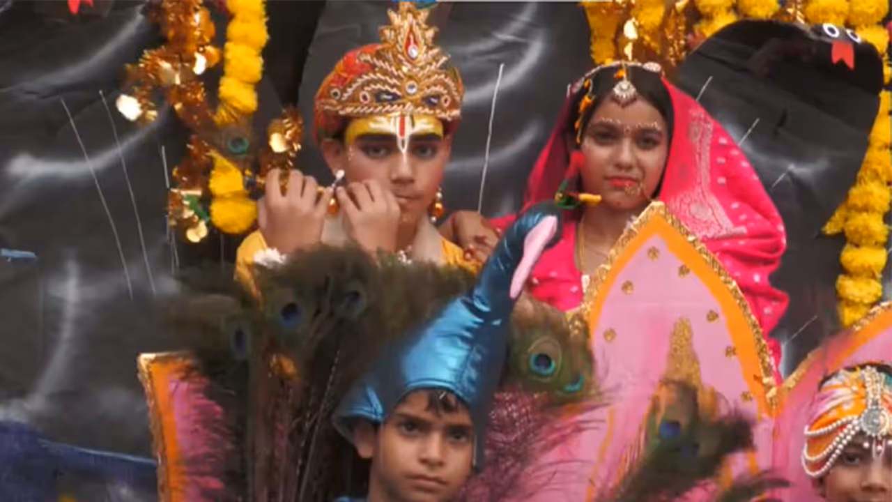 Children dressed as Lord Krishna and Radha participate in a Shobha Yatra during Janmashtami festivities in Udhampur (Photo/ANI) Children dressed as Lord Krishna and Radha participate in a Shobha Yatra during Janmashtami festivities in Udhampur (Photo/ANI)