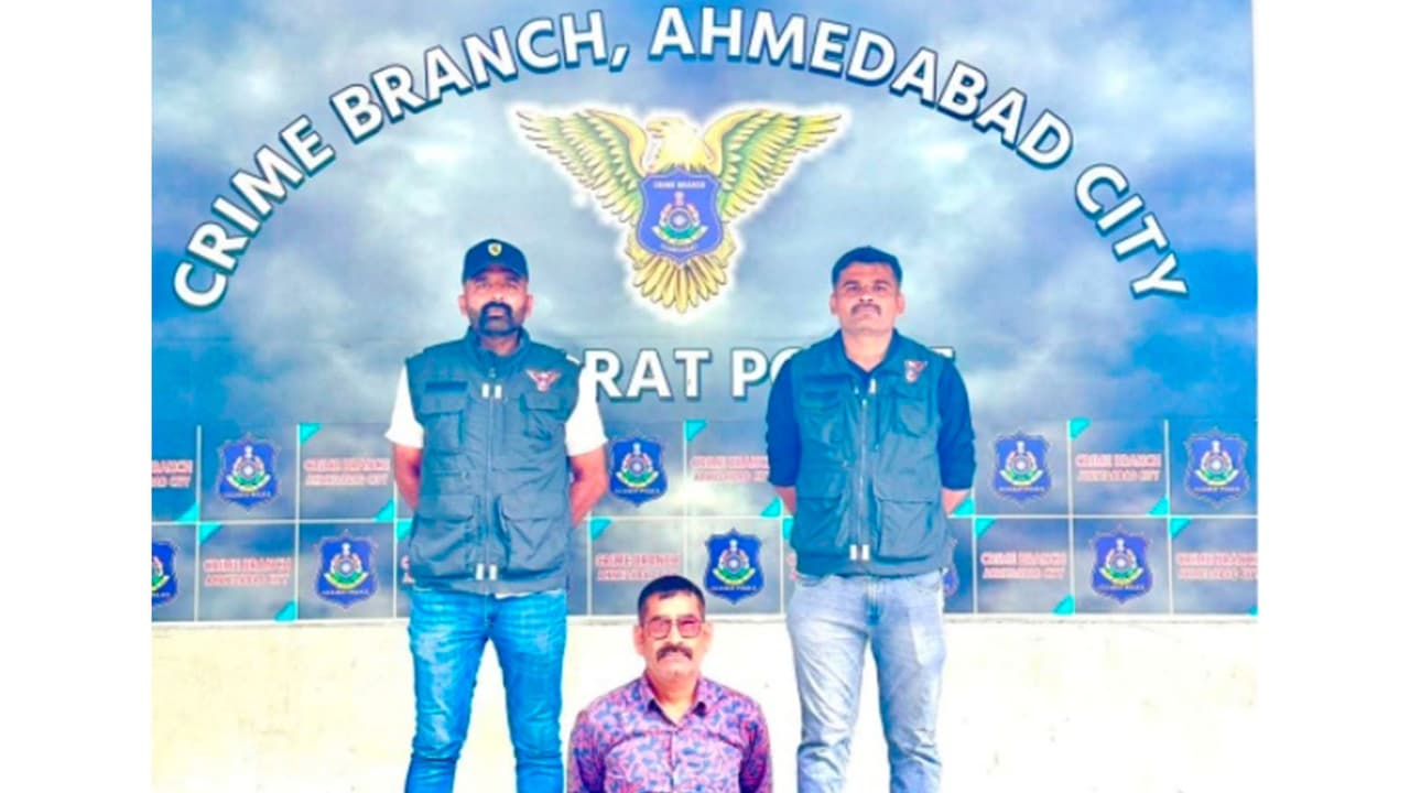 Ahmedabad Crime Branch arrests man wanted for 24 years in Rajasthan murder case (Photo/Release) Ahmedabad Crime Branch arrests man wanted for 24 years in Rajasthan murder case (Photo/Release)