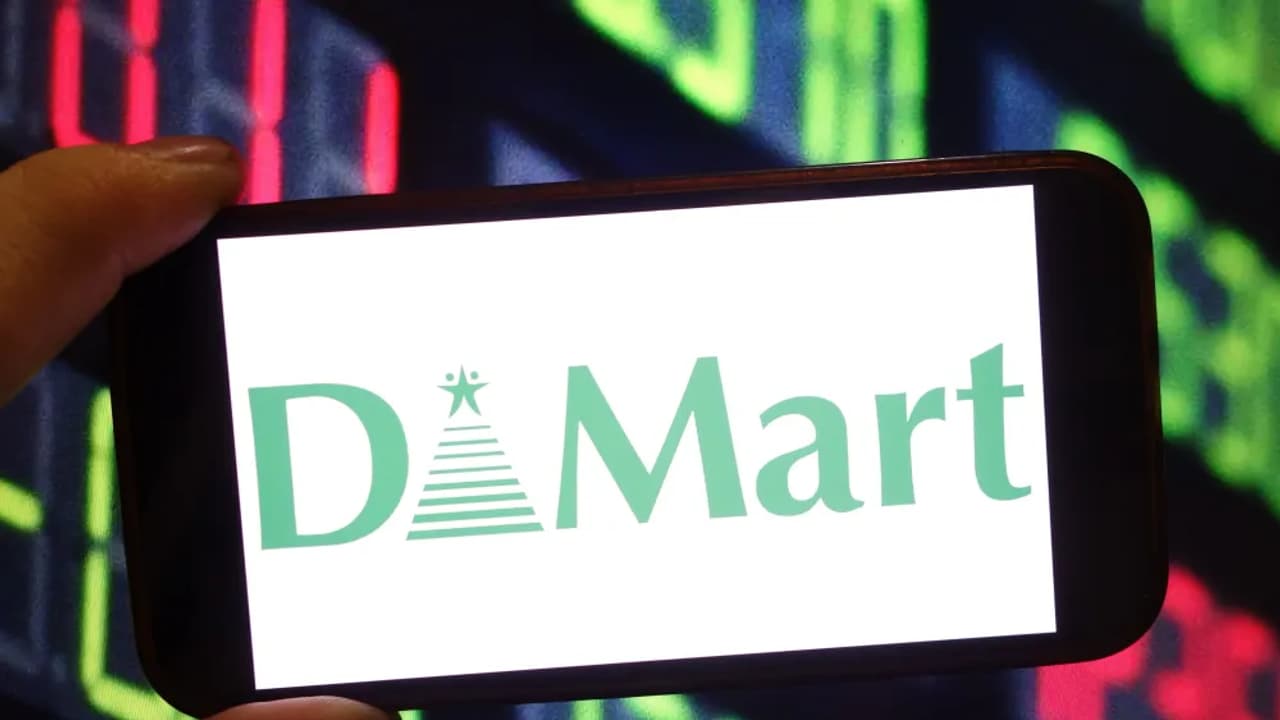 https://stocktwits.com/news articles/markets/equity/d mart shares lose steam after q2 business update sebi analyst says buyers may re enter near 4 250/ch6byAzR3Xn
