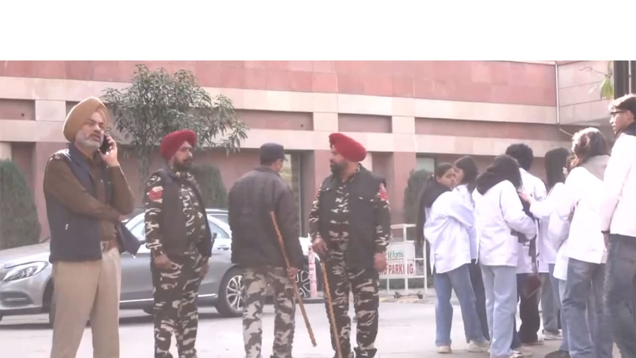 Visuals from outside the Hospital (Photo/ANI) Visuals from outside the Hospital (Photo/ANI)