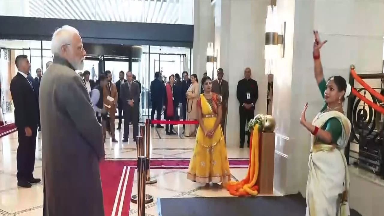 Prime Minister Narendra Modi witnesses a cultural performance upon his arrival at a hotel in Amman. (Photo/ANI) Prime Minister Narendra Modi witnesses a cultural performance upon his arrival at a hotel in Amman. (Photo/ANI)