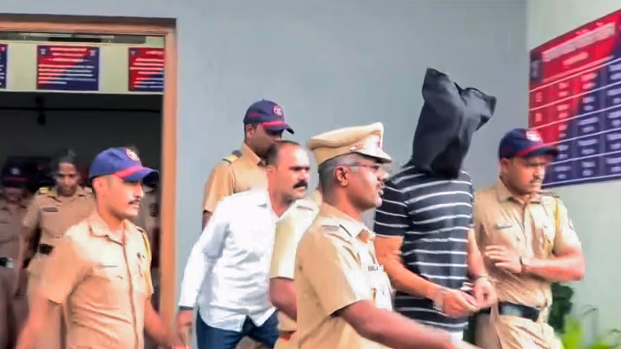 Police taking accused Chetan Chaudhary before court (File Photo/ANI) Police taking accused Chetan Chaudhary before court (File Photo/ANI)