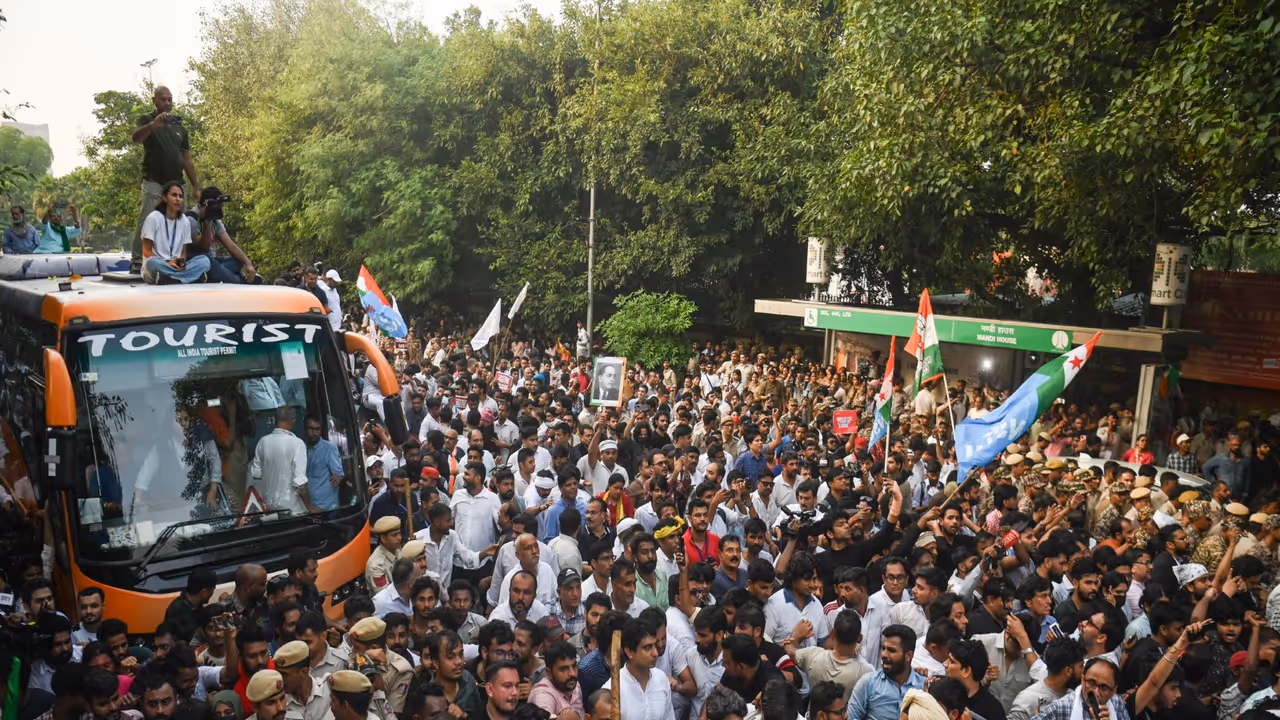 INDIA Bloc leaders protest over the SIR (File Photo/ANI) INDIA Bloc leaders protest over the SIR (File Photo/ANI)