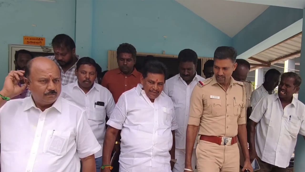 Former Minister Anitha Radhakrishnan arrested outside Athoor Town Panchayat (Photo/ANI) Former Minister Anitha Radhakrishnan arrested outside Athoor Town Panchayat (Photo/ANI)