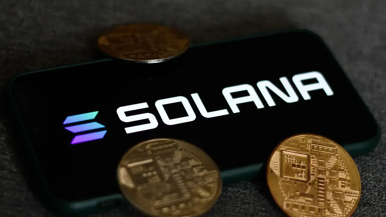 https://stocktwits.com/news articles/markets/cryptocurrency/solana outpaces bitcoin six month high jackson hole fed reserve watch/cZY865rRJqG https://stocktwits.com/news articles/markets/cryptocurrency/solana outpaces bitcoin six month high jackson hole fed reserve watch/cZY865rRJqG