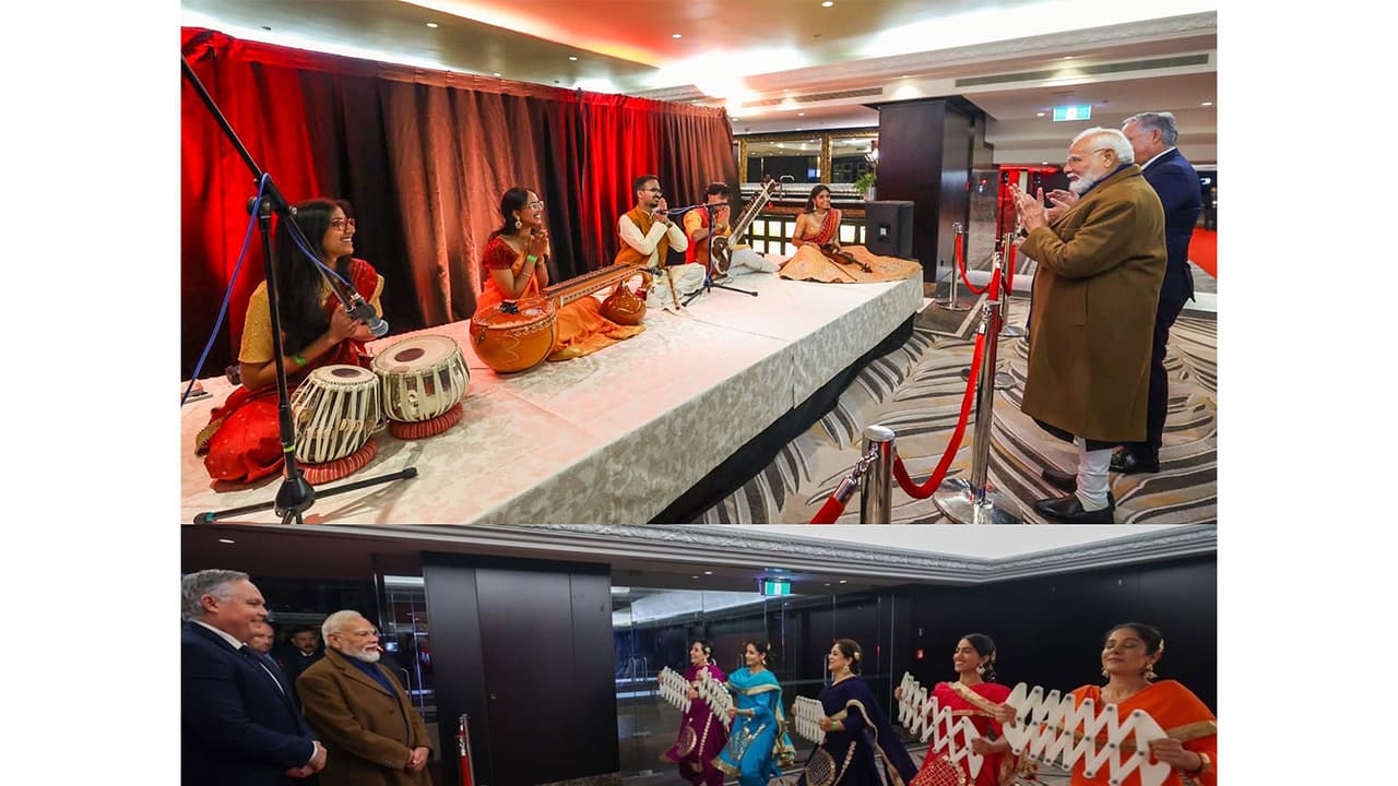 Prime Minister Narendra Modi with members of Indian diaspora in New Zealand (Photos/X@narendramodi) Prime Minister Narendra Modi with members of Indian diaspora in New Zealand (Photos/X@narendramodi)