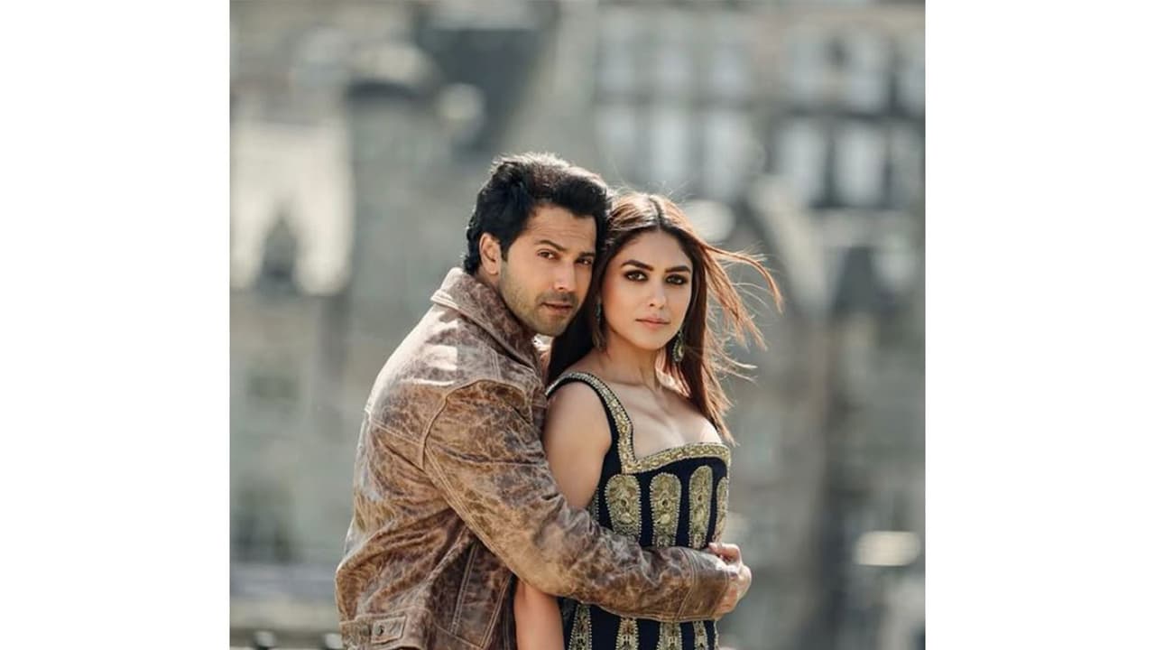 Varun Dhawan and Mrunal Thakur (Image source: Varun's Instagram) Varun Dhawan and Mrunal Thakur (Image source: Varun's Instagram)