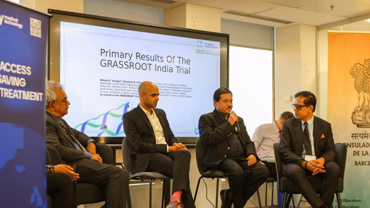 Dr Shailesh B Gaikwad (holding mike), Professor & Head, Department of Neuroimaging & Interventional Neuroradiology, AIIMS New Delhi (File Photo/AIIMS New Delhi) Dr Shailesh B Gaikwad (holding mike), Professor & Head, Department of Neuroimaging & Interventional Neuroradiology, AIIMS New Delhi (File Photo/AIIMS New Delhi)