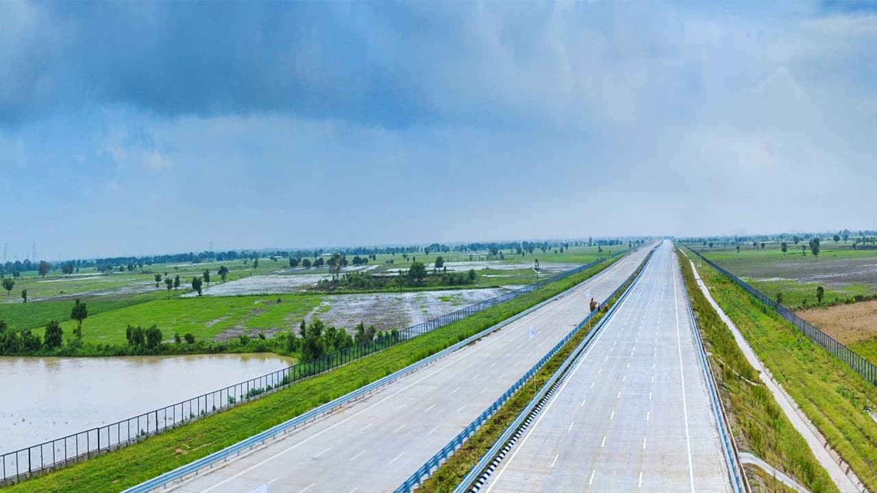 Delhi Mumbai Expressway. (File Photo ANI) Delhi Mumbai Expressway. (File Photo ANI)