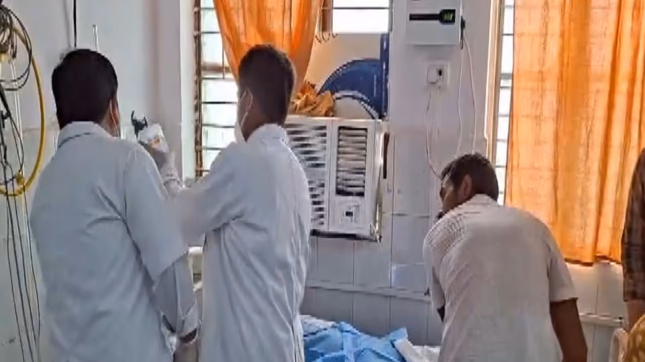 Injured people being treated in Hospital (Photo/ ANI) Injured people being treated in Hospital (Photo/ ANI)