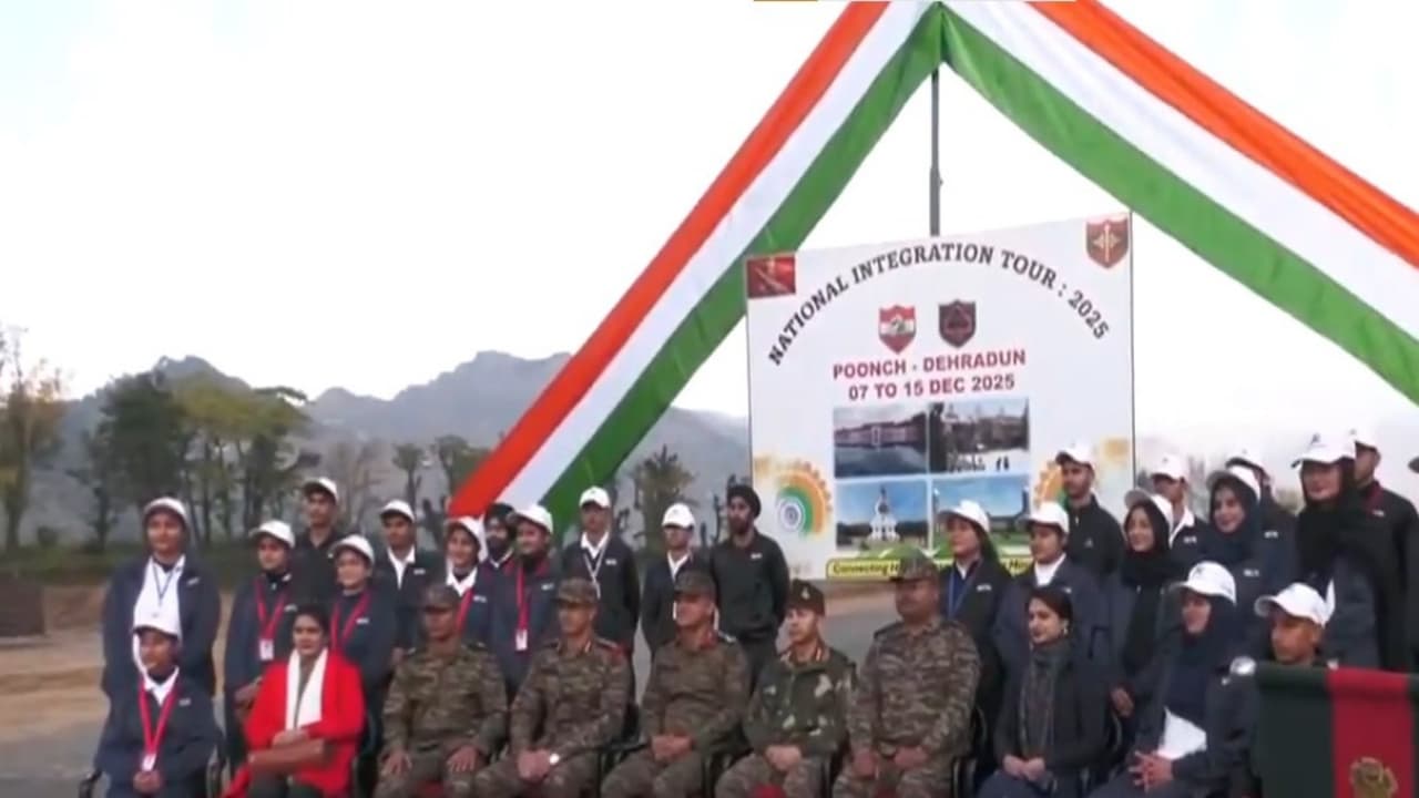 Students of Poonch Brigade flagged off for National Integration Tour to Dehradun (Photo/ANI) Students of Poonch Brigade flagged off for National Integration Tour to Dehradun (Photo/ANI)