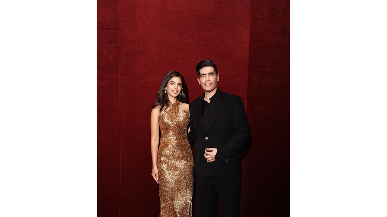 Executive Director of Reliance Retail, Isha Ambani with Manish Malhotra (Photos/Reliance Retail) Executive Director of Reliance Retail, Isha Ambani with Manish Malhotra (Photos/Reliance Retail)