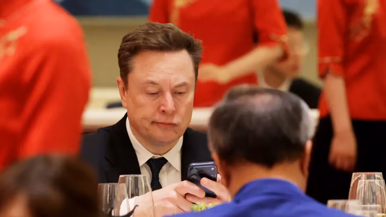 https://stocktwits.com/news articles/markets/equity/elon musk backs study showing bot traffic will be 1 000 x human traffic michael burry wants to know who s actually paying/cZojOsgRJan https://stocktwits.com/news articles/markets/equity/elon musk backs study showing bot traffic will be 1 000 x human traffic michael burry wants to know who s actually paying/cZojOsgRJan