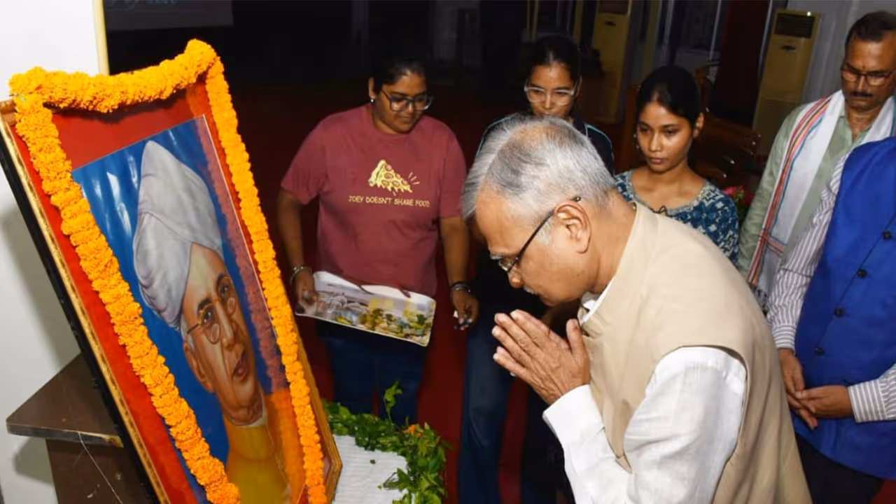 Teacher's Day celebration at BHU (Photo/ANI) Teacher's Day celebration at BHU (Photo/ANI)