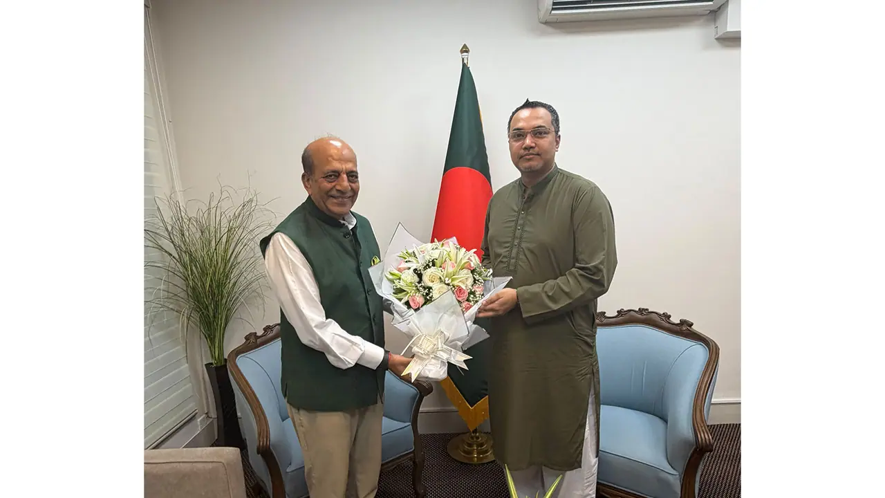 High Commissioner to Bangladesh Dinesh Trivedi meets Bangladesh Prime Minister Tarique Rahman’s Adviser Mahdi Amin (Photo/X/@ihcdhaka) High Commissioner to Bangladesh Dinesh Trivedi meets Bangladesh Prime Minister Tarique Rahman’s Adviser Mahdi Amin (Photo/X/@ihcdhaka)