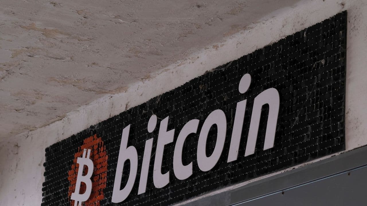 https://stocktwits.com/news articles/markets/cryptocurrency/larry lepard bitcoin wild animal wall street institutional investors mstr/cZo4oOgRJI0 https://stocktwits.com/news articles/markets/cryptocurrency/larry lepard bitcoin wild animal wall street institutional investors mstr/cZo4oOgRJI0