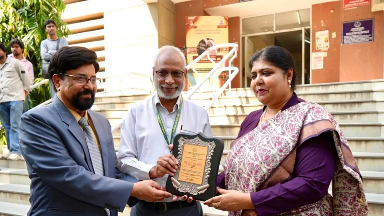 ‘Media Matters’ at Jamia Hamdard hosts Cinematographer Aseem Mishra (Photo/ANI) ‘Media Matters’ at Jamia Hamdard hosts Cinematographer Aseem Mishra (Photo/ANI)