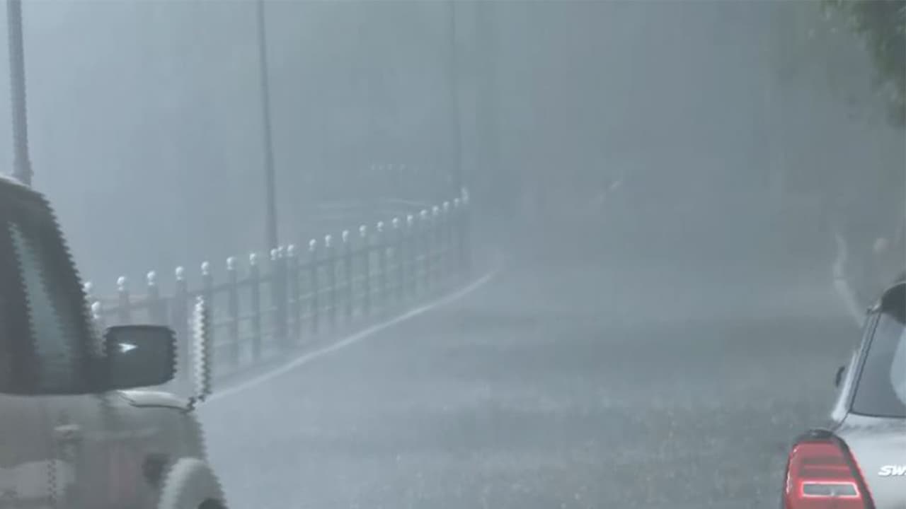 Heavy rain lashed parts of Shimla (Photo/ANI) Heavy rain lashed parts of Shimla (Photo/ANI)