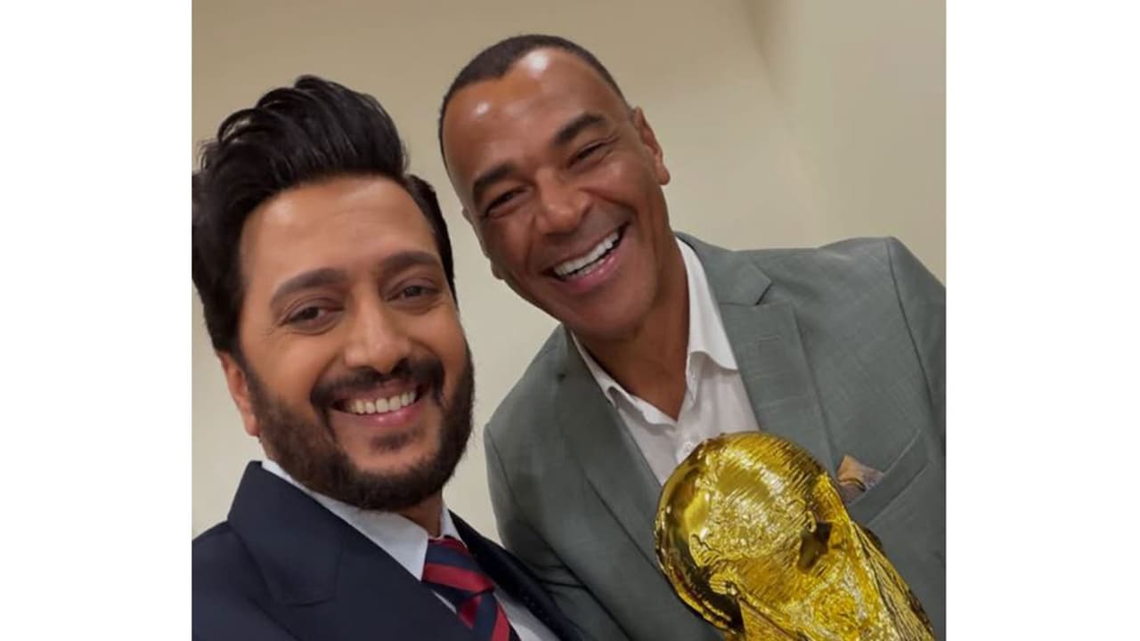 Actor Riteish Deshmukh with football legend Cafu (Image source: Instagram@riteishd) Actor Riteish Deshmukh with football legend Cafu (Image source: Instagram@riteishd)