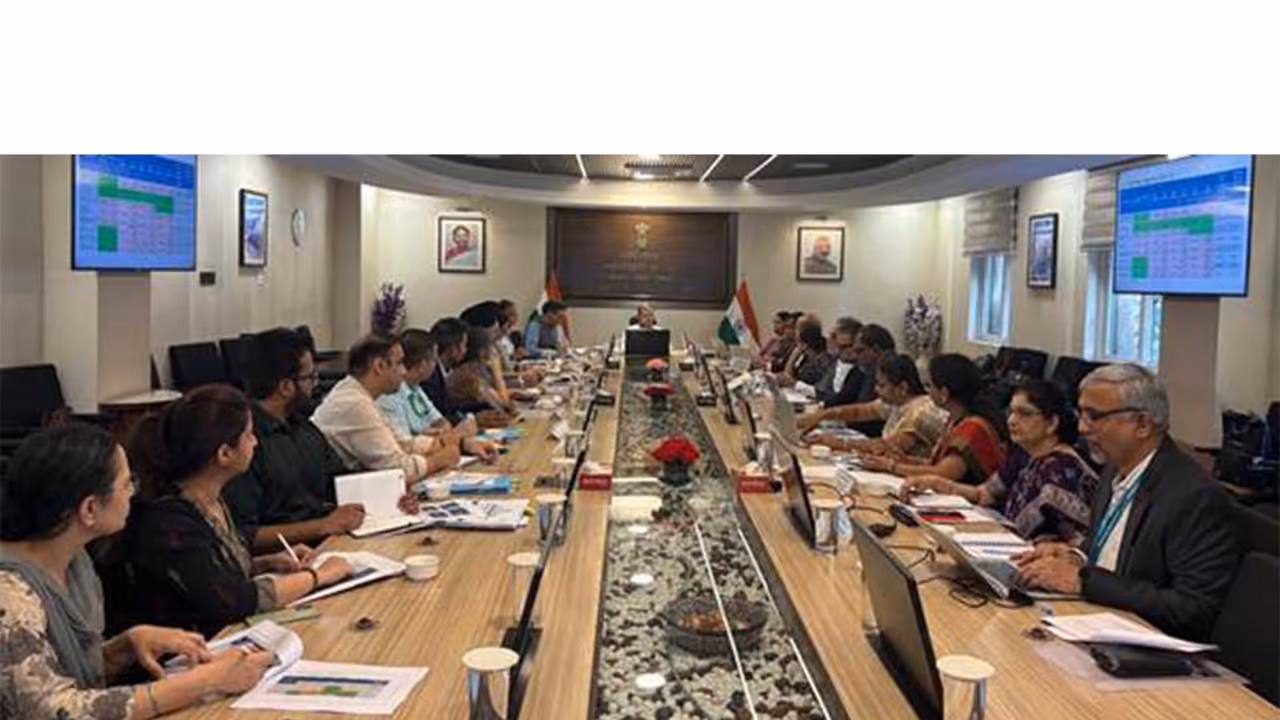 DFS Secretary Sanjay Lohiya chairs review meeting of Public Sector General Insurance Companies (Photo/PIB) DFS Secretary Sanjay Lohiya chairs review meeting of Public Sector General Insurance Companies (Photo/PIB)