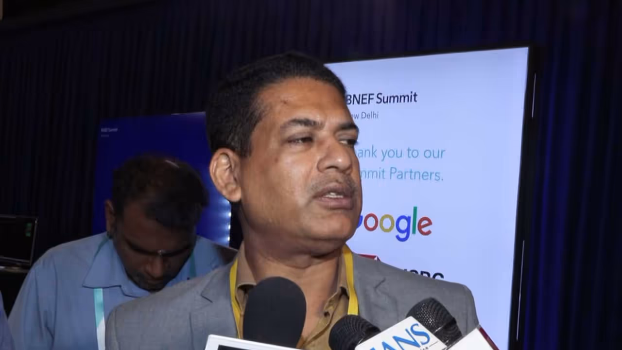 Ministry of New and Renewable Energy (MNRE) Secretary Santosh Kumar Sarangi (Photo/ANI) Ministry of New and Renewable Energy (MNRE) Secretary Santosh Kumar Sarangi (Photo/ANI)
