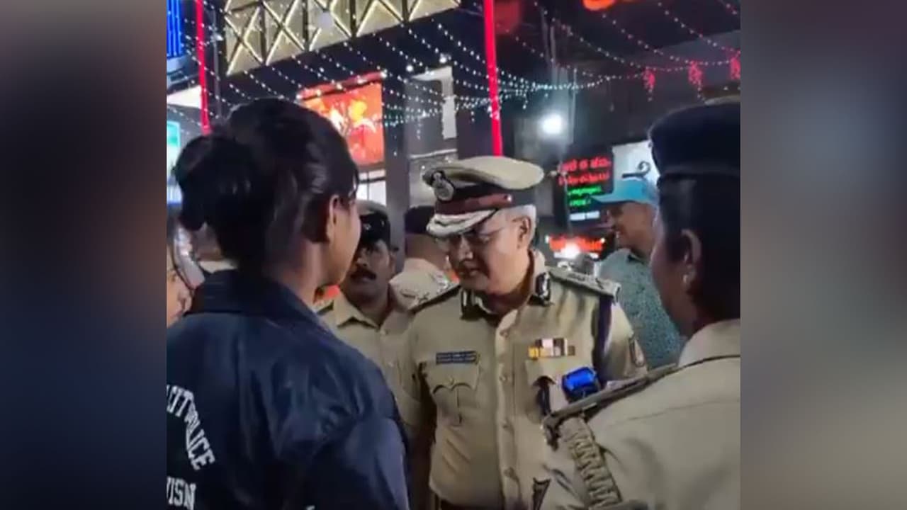 Bengaluru City Police Commissioner Seemant Singh reviews New Year preparations (Photo/@BlrCityPolice) Bengaluru City Police Commissioner Seemant Singh reviews New Year preparations (Photo/@BlrCityPolice)