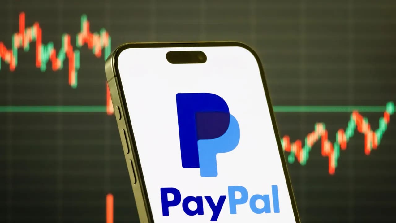 https://stocktwits.com/news articles/markets/equity/pypl stock on track to reverse 3 weeks of gains analyst says turnaround story will take time/cZUByB2RB6T https://stocktwits.com/news articles/markets/equity/pypl stock on track to reverse 3 weeks of gains analyst says turnaround story will take time/cZUByB2RB6T
