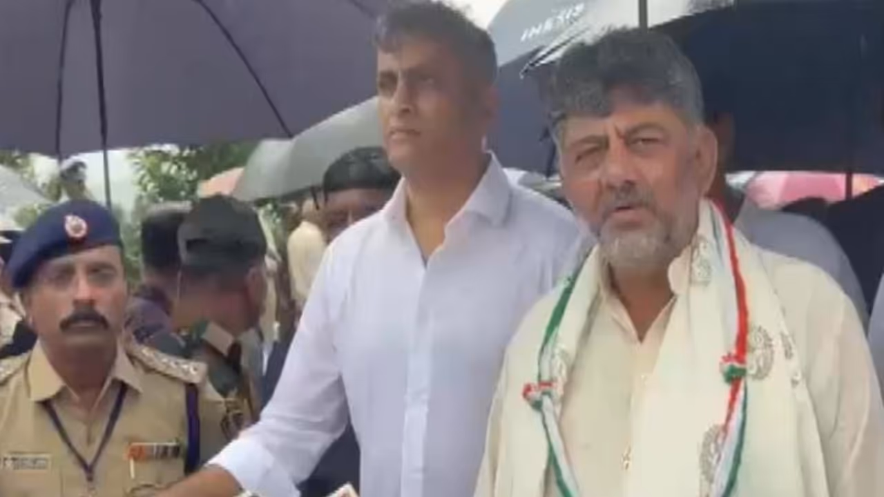 Karnataka CM DK Shivakumar on BJP leader BL Santosh’s objection to the rule requiring permission to hold events on government property (Photo/ ANI) Karnataka CM DK Shivakumar on BJP leader BL Santosh’s objection to the rule requiring permission to hold events on government property (Photo/ ANI)