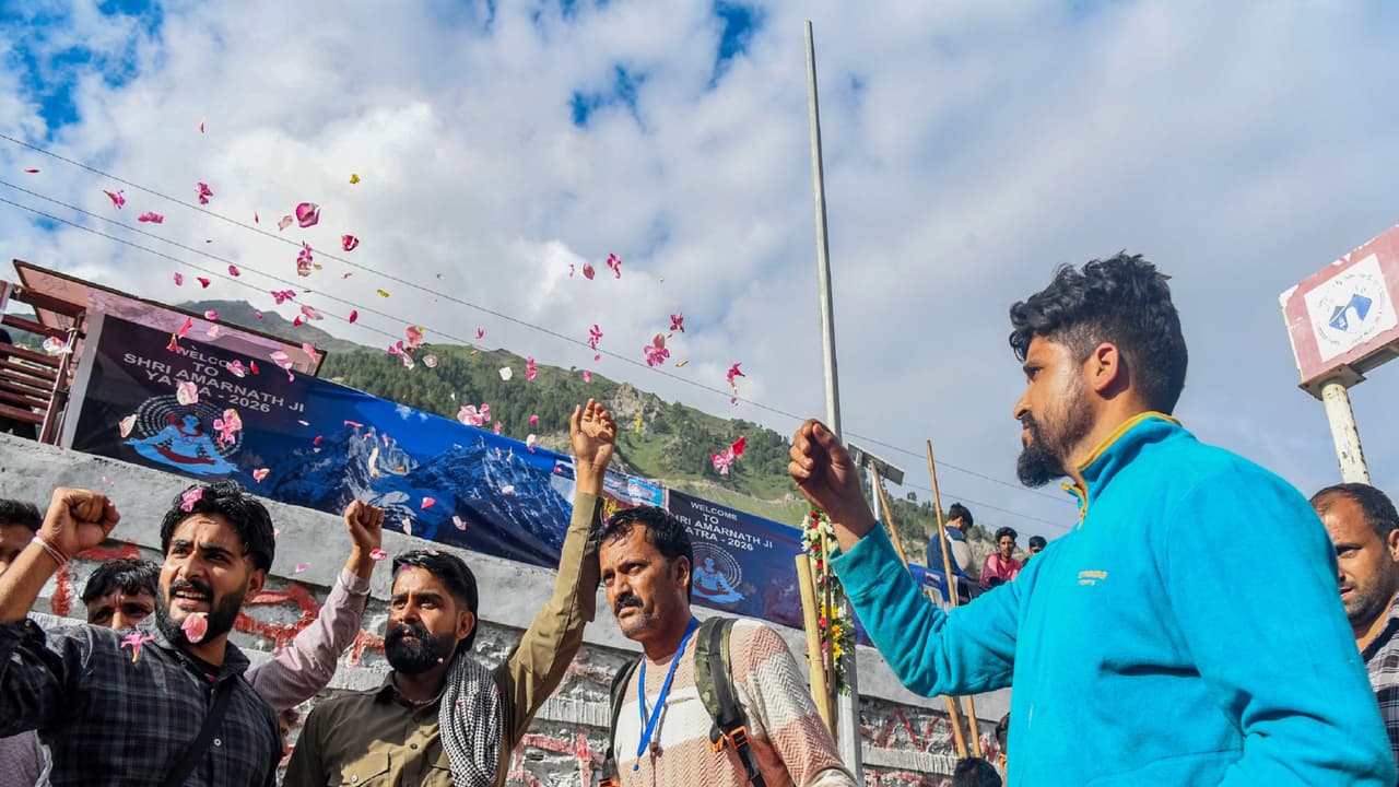Pilgrims during the Amarnath Yatra (Photo/ANI) Pilgrims during the Amarnath Yatra (Photo/ANI)