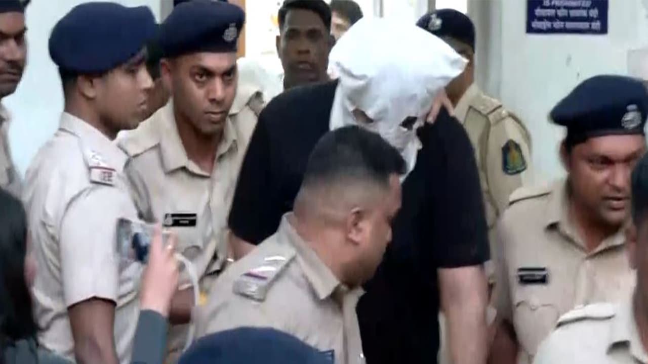 Luthra brothers remanded to 5 days of police custody (Photo/ANI) Luthra brothers remanded to 5 days of police custody (Photo/ANI)