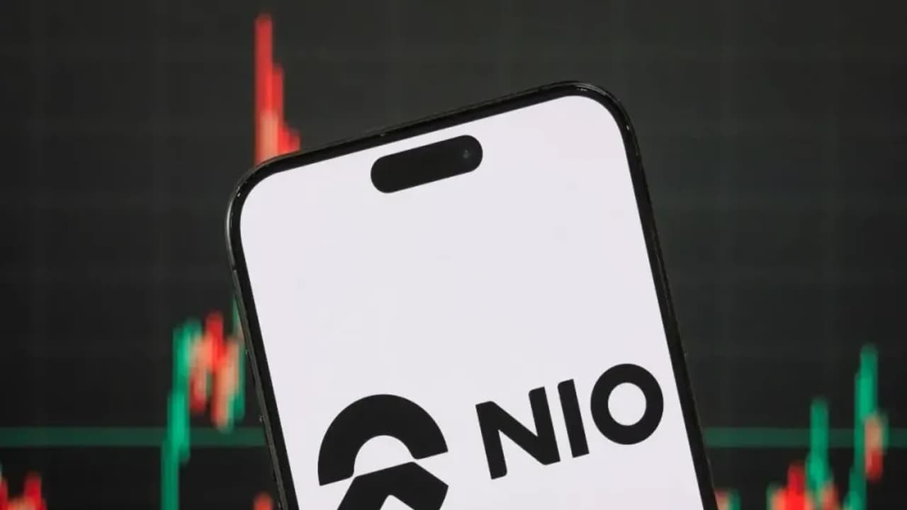 https://stocktwits.com/news articles/markets/equity/nio stock rises after hours following 10 straight losses as ev maker opens its autonomous driving chip to external buyers/cLPAcXGRE94 https://stocktwits.com/news articles/markets/equity/nio stock rises after hours following 10 straight losses as ev maker opens its autonomous driving chip to external buyers/cLPAcXGRE94