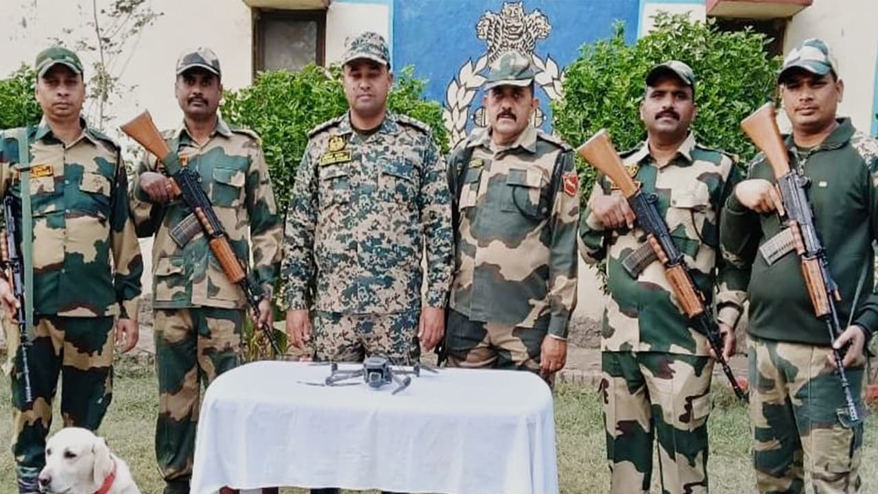 BSF officialswith the seized drones. (Photo/BSFPunjabFrontier)