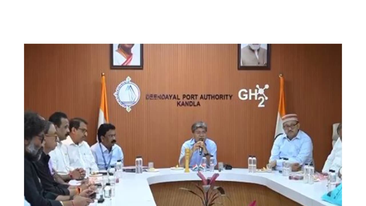 Deendayal Port Authority Chairman Sushil Kumar Singh chairs Trade Meet. (Photo/DeendayalPortAuthority) Deendayal Port Authority Chairman Sushil Kumar Singh chairs Trade Meet. (Photo/DeendayalPortAuthority)