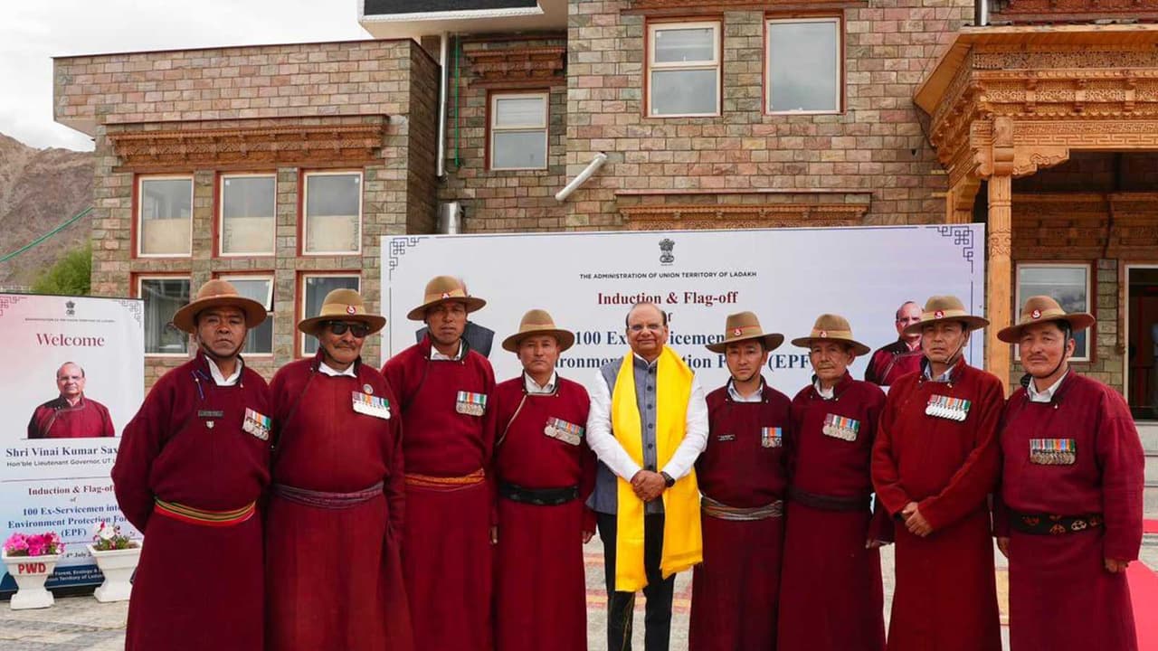 Ladakh LG VK Saxena with Environment Protection Force personnel (Photo/@lg_ladakh) Ladakh LG VK Saxena with Environment Protection Force personnel (Photo/@lg_ladakh)
