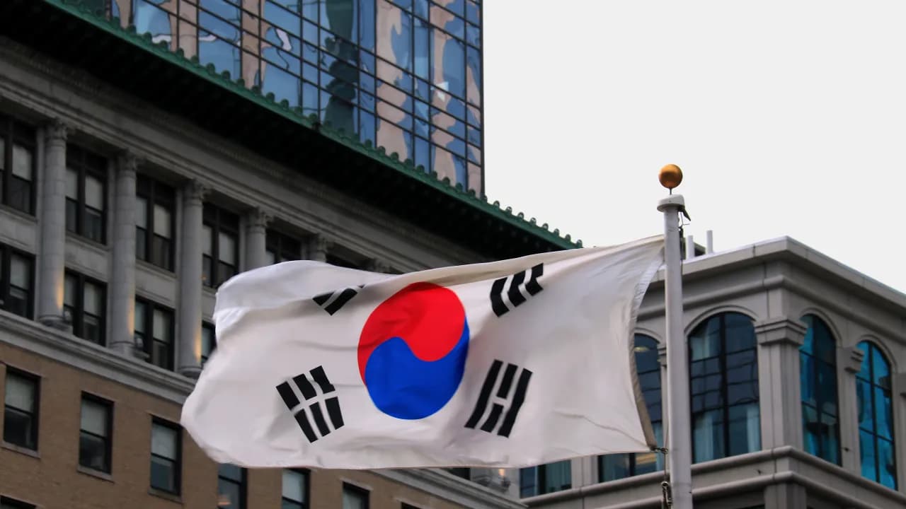 https://stocktwits.com/news articles/markets/equity/south korea officials race to seal 350 b tariff pact with us before apec summit/cLGPyoXR3pZ