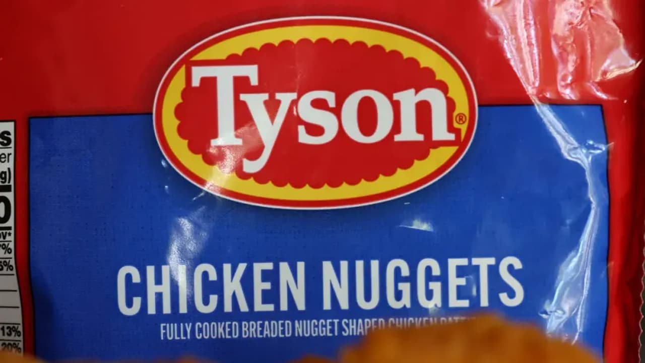 https://stocktwits.com/news articles/markets/equity/tyson foods working to eliminate synthetic dyes/chi4APIRb19