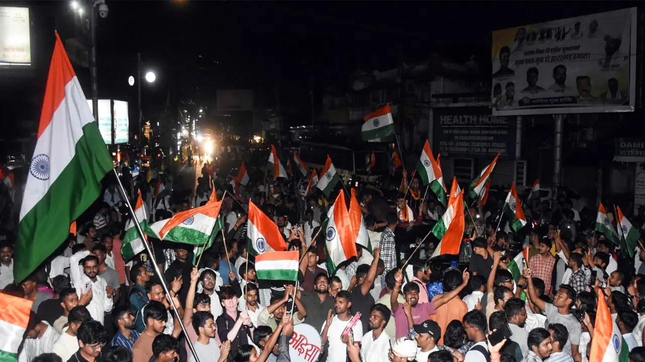 JPSC JSSC aspirants wave the national flag as they celebrate after the Jharkhand government accepted their demands (File Photo/ANI) JPSC JSSC aspirants wave the national flag as they celebrate after the Jharkhand government accepted their demands (File Photo/ANI)